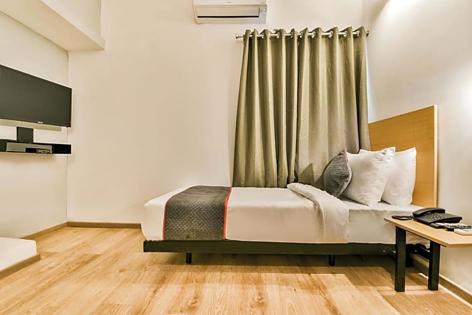 OYO Townhouse 182 Menka