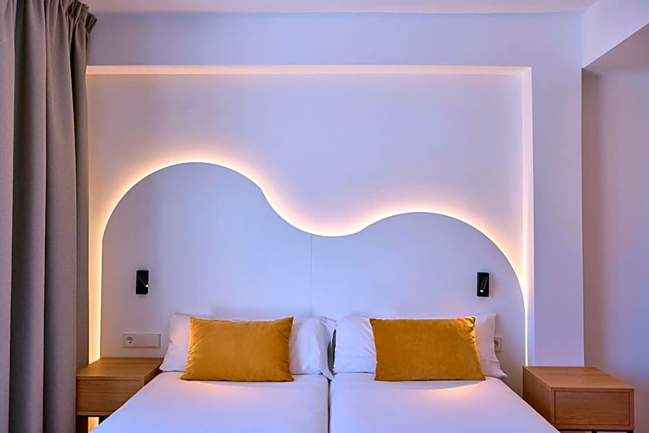 Universal Hotel Bikini