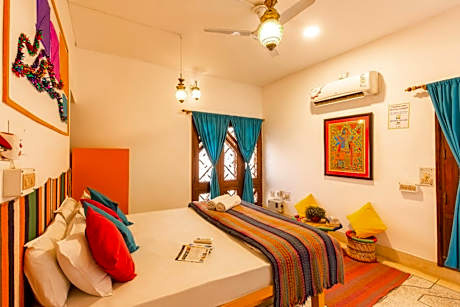 Private Double AC Room with Ensuite Bathroom