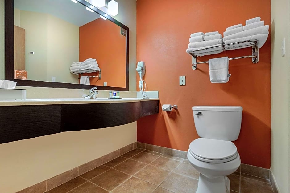 Sleep Inn & Suites Hays I-70