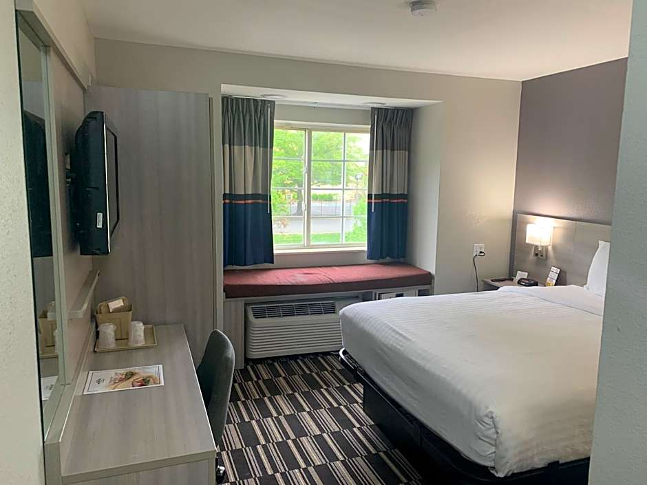 Microtel Inn & Suites by Wyndham Charlotte Airport