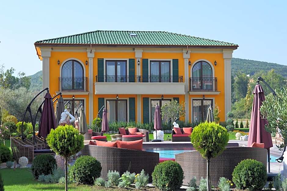 Villas for 4 or 6 Adults in Therma Village - SPA Mineral Pool & All inclusive & Free Parking