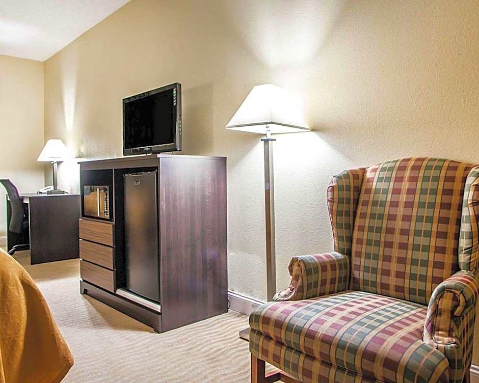 Quality Inn & Suites Champaign North - Urbana