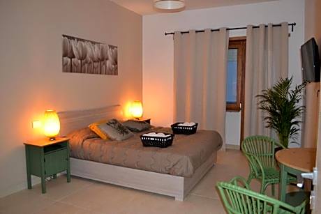 Double Room with Private External Bathroom