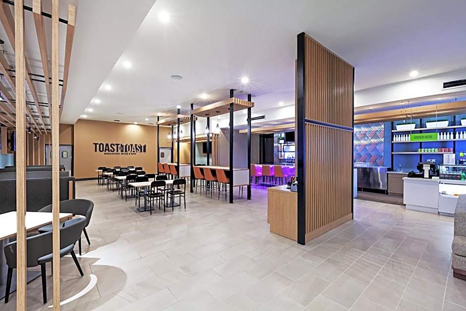 Holiday Inn and Suites McKinney - Allen By IHG