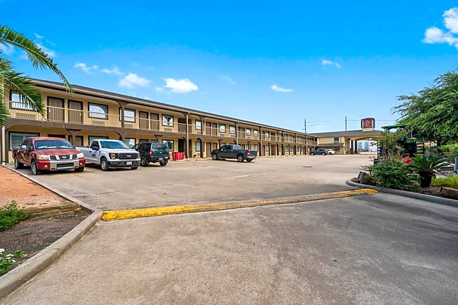 Executive Inn & Suites Magnolia