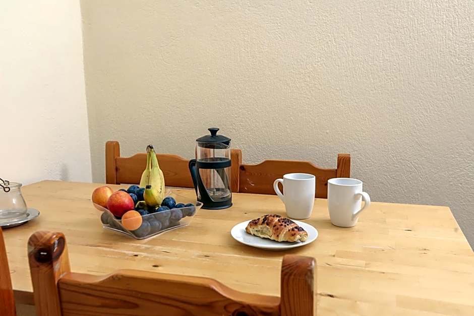 The Mayflower Studios & Apartments