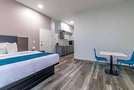 King Room - Disability Access - Non-Smoking