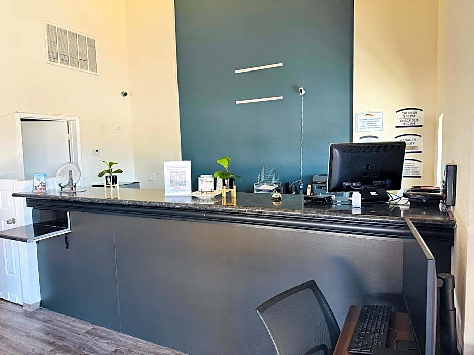 Baymont by Wyndham Bakersfield