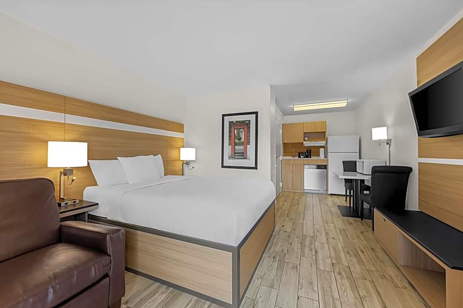 MainStay Suites Knoxville - Cedar Bluff