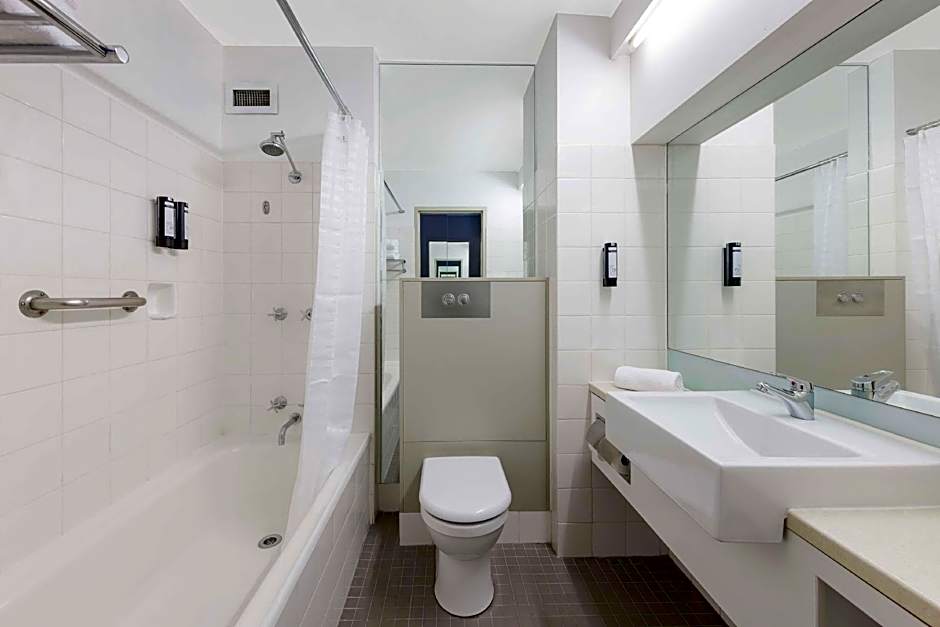 Photo 1 of 5 of 2 Bedroom 1 King Bed and 2 Twin Beds Suite, Corner