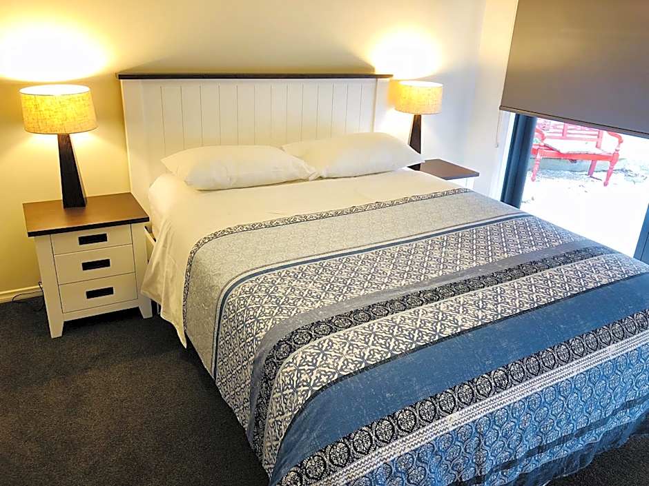 Apollo Bay Seal Apartments