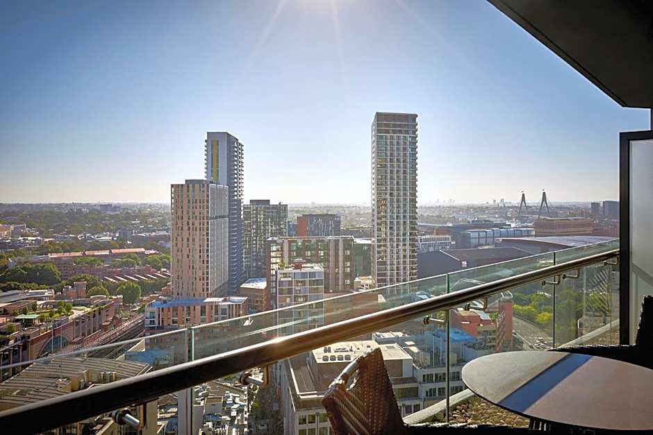 Meriton Suites Campbell Street, Sydney