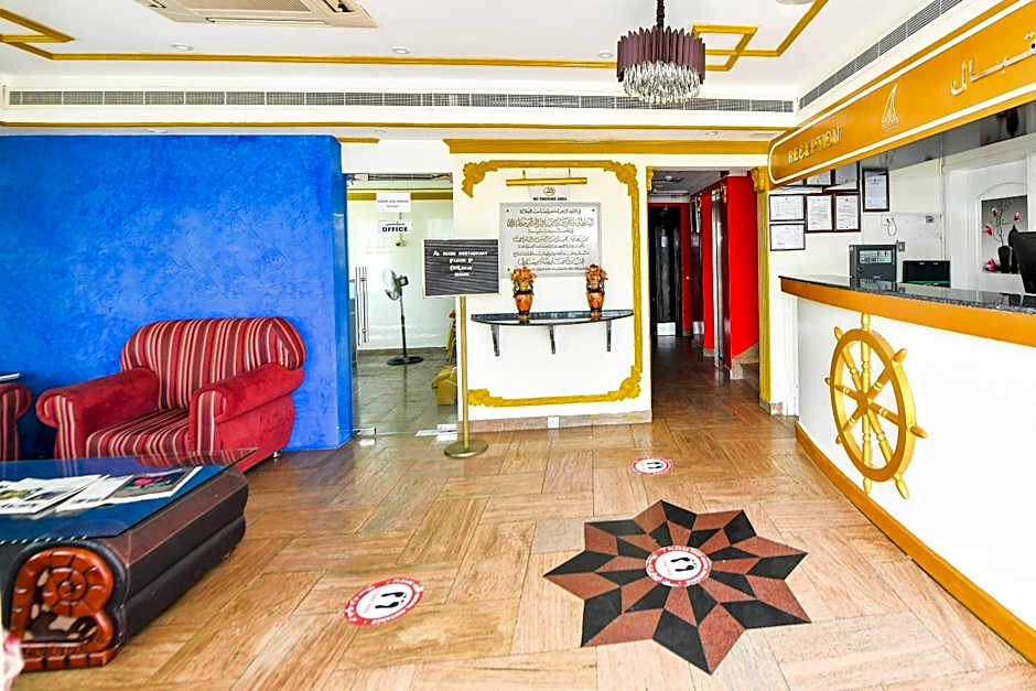 OYO 137 Marina Hotel