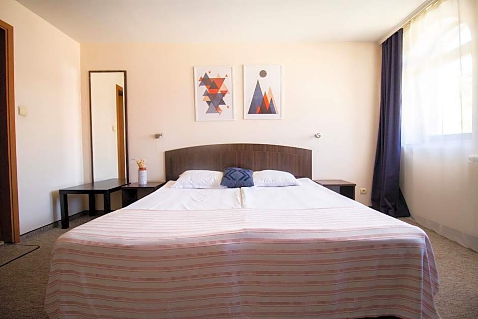 Meteor Family Hotel