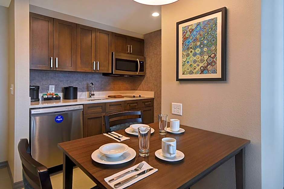Homewood Suites by Hilton Orlando Flamingo Crossings