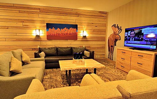 Moose Hotel and Suites