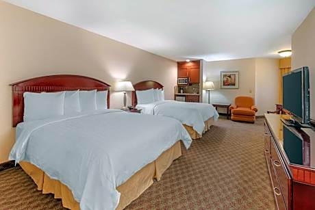 Deluxe Queen Room with Two Queen Beds - Non-Smoking