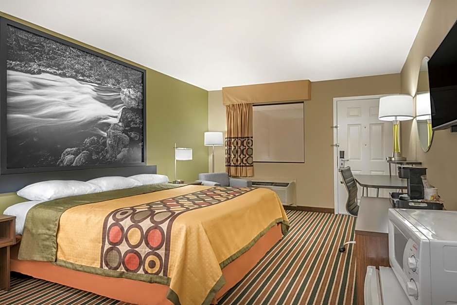 Super 8 by Wyndham Bryant Little Rock Area