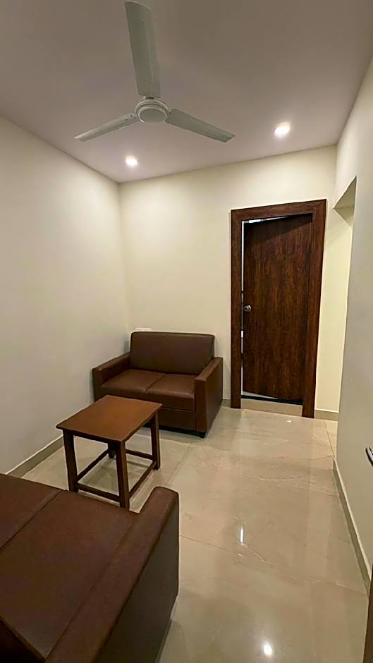 Photo 1 of 7 of Executive Suite