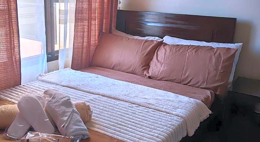 Gardenville Hotel