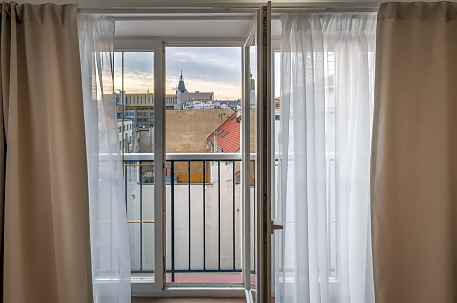 City Nest Apartments by Adrez