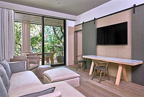 King Suite with Streamside View and Outdoor Bathtub