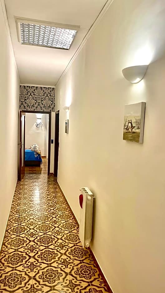 Home Jocy Spacious 3 Bed rooms Apartment with private Parking Ideal for Groups