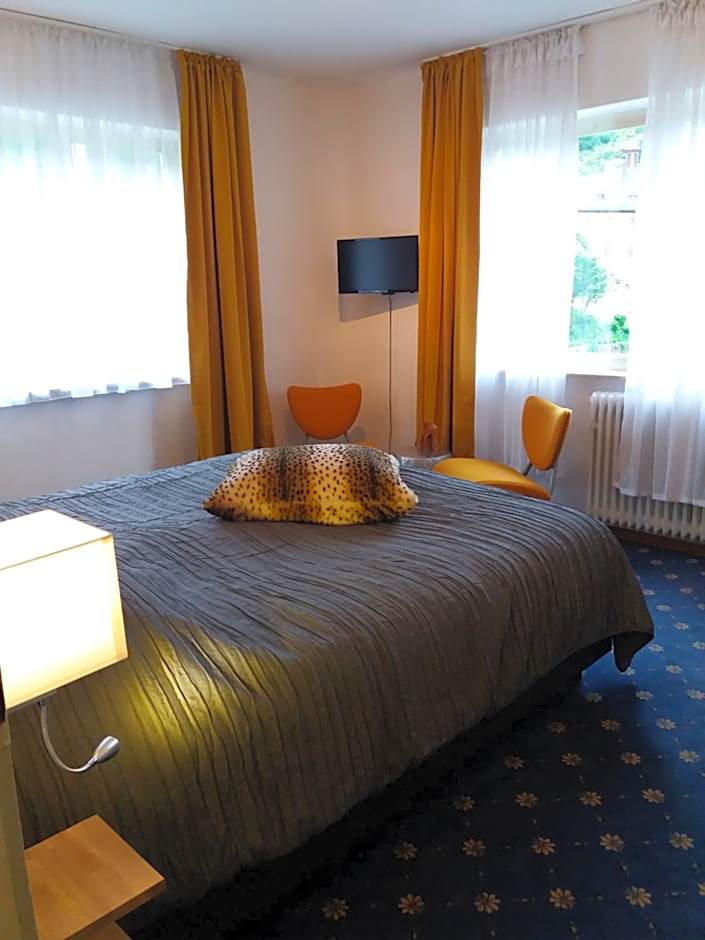 Photo 1 of 18 of Double Room