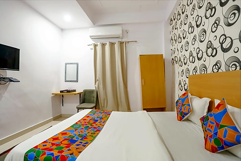 FabHotel Pranjul Inn