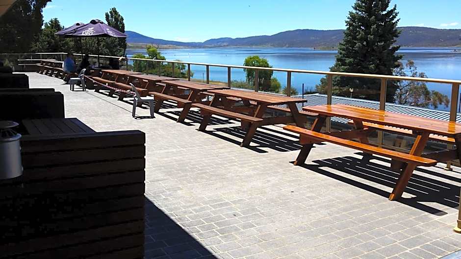 Lake Jindabyne Hotel