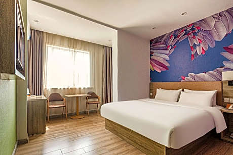 PAI Hotels·Hanzhong Middle XinHang Road Chengdong Bus Terminal