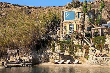 Noah's Waterfront Villa with Private Pool