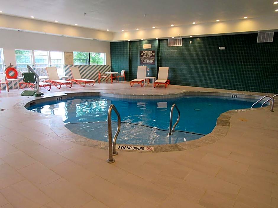 Holiday Inn and Suites McKinney - Allen By IHG