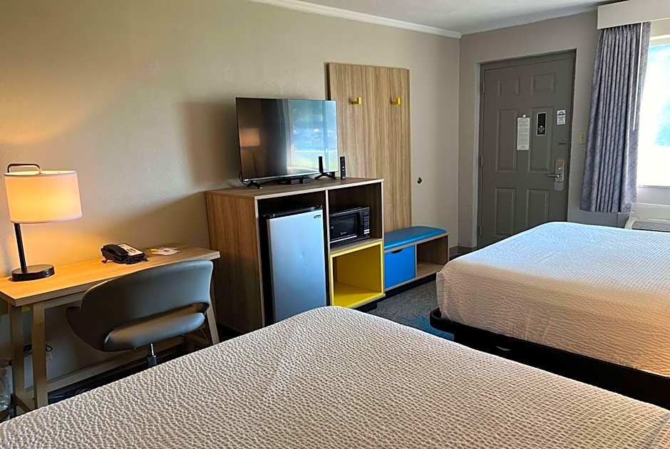 Days Inn by Wyndham Hays
