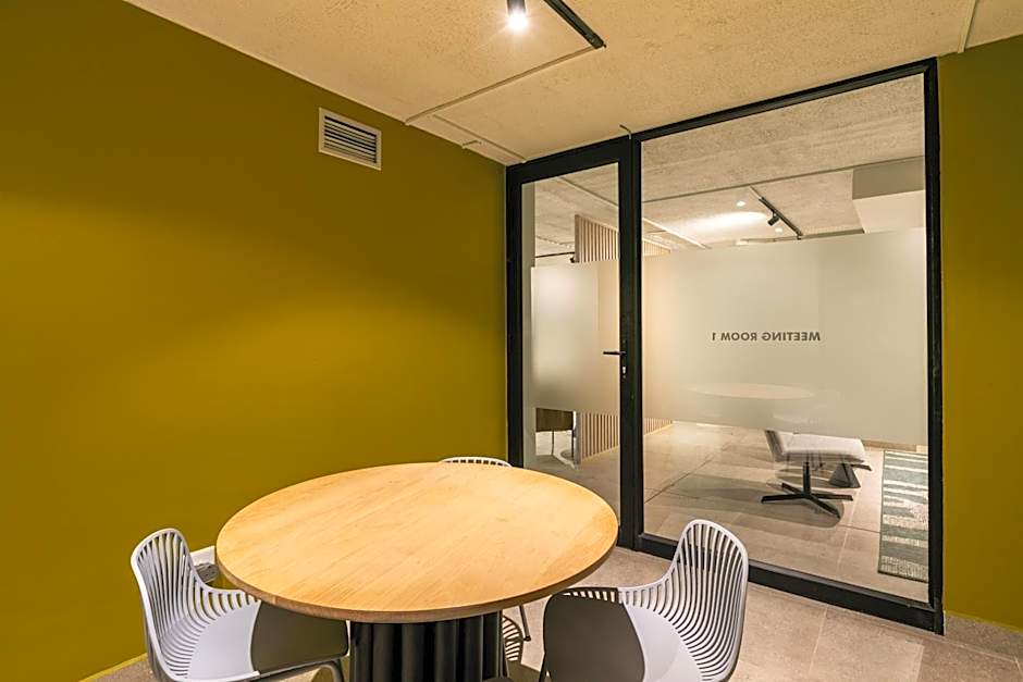 Stylish Stunner in Circa 205