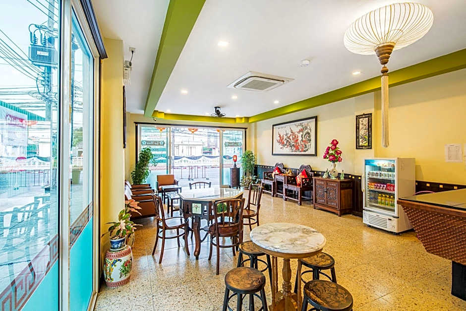 Le Hua Hotel