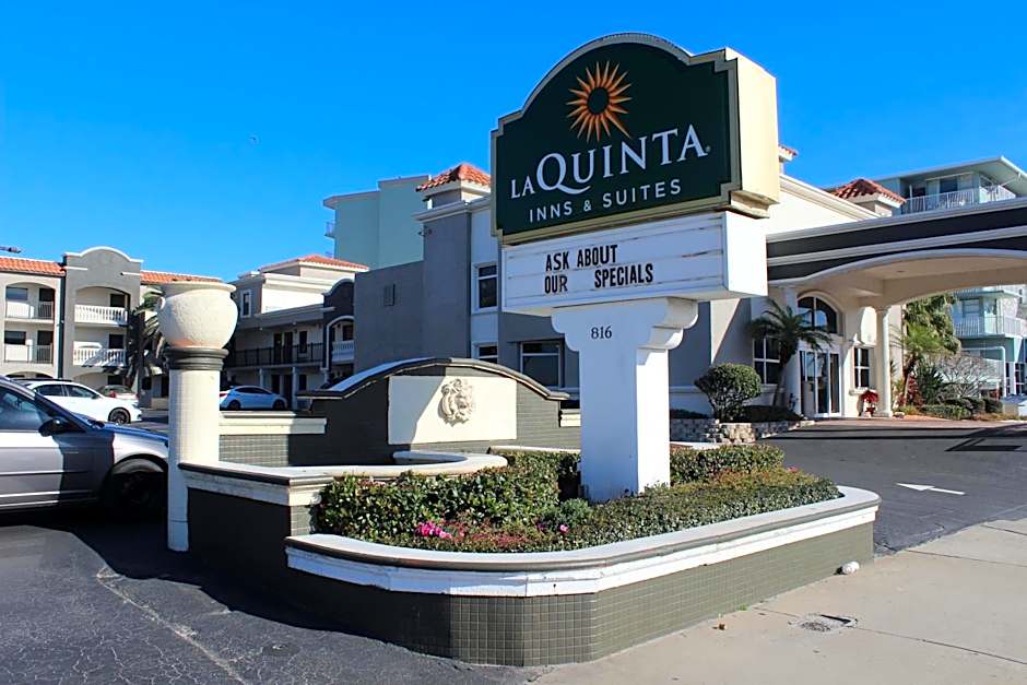 La Quinta Inn & Suites by Wyndham Oceanfront Daytona Beach