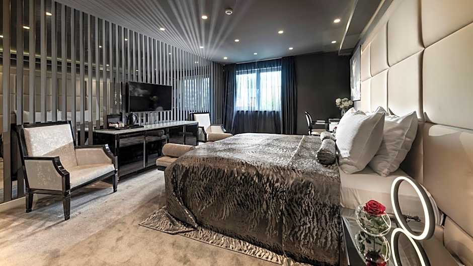 Hotel 9