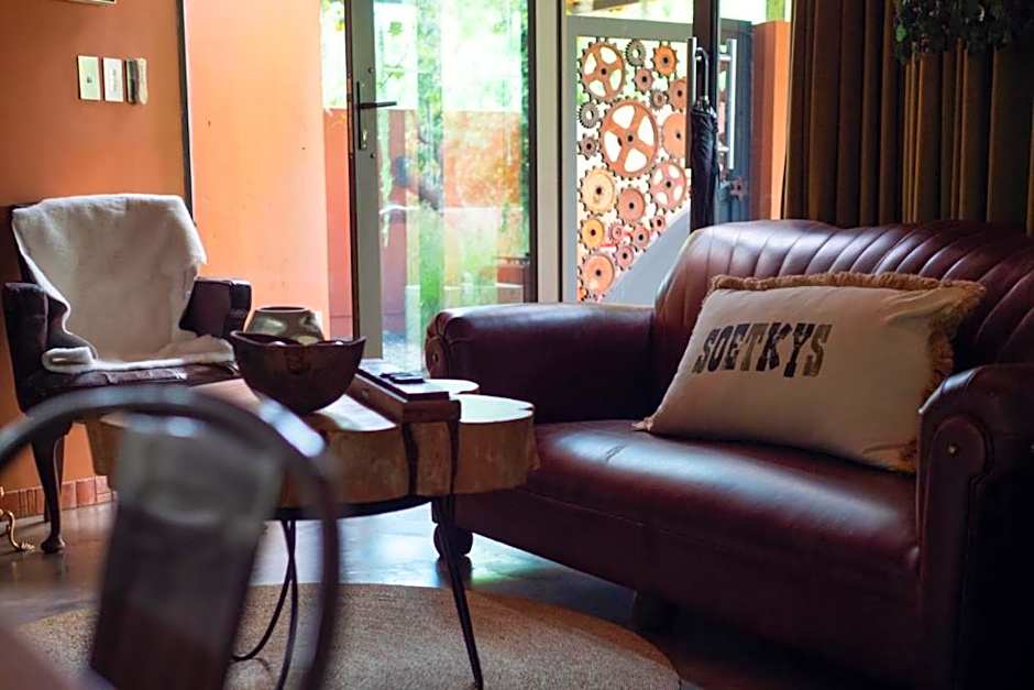 Liedjiesbos Urban Olive Farm Accommodation