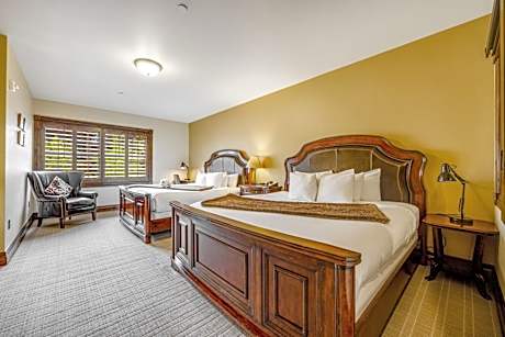 King Room with Two King Beds