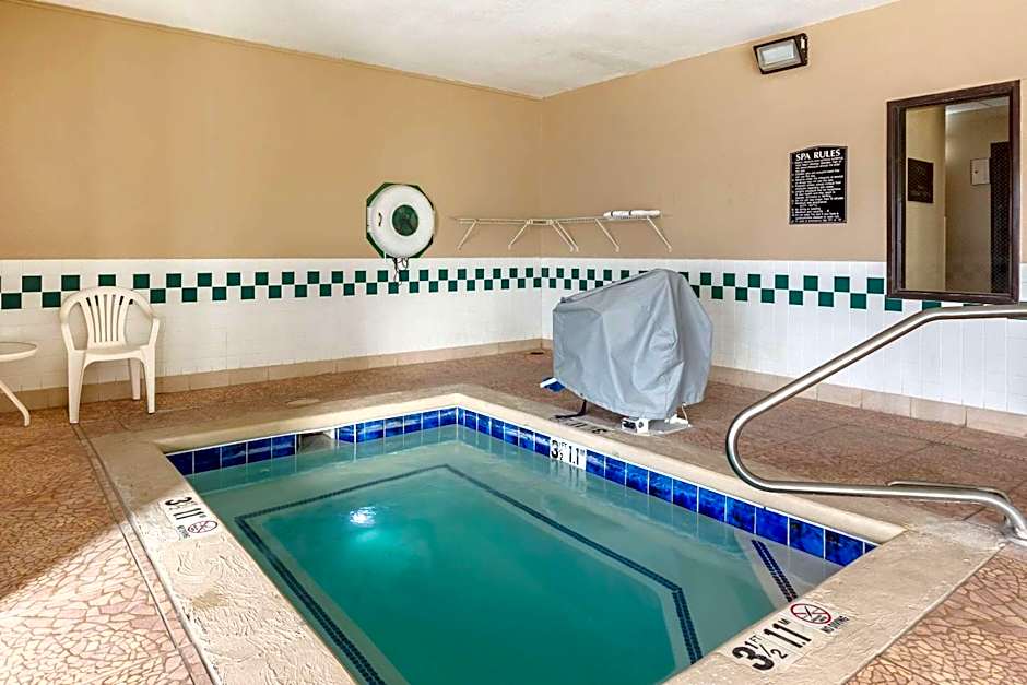 Comfort Inn & Suites Alameda at Albuquerque Balloon Fiesta Park