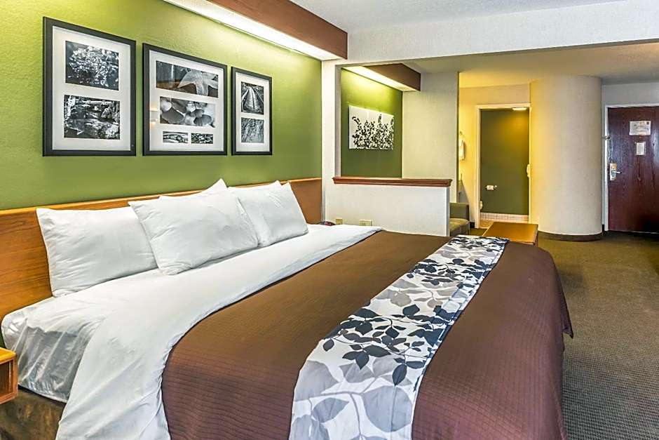 Sleep Inn & Suites Bay View Acme - Traverse City