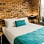 Kennedy Drive Boutique Motel & Nursery- Close To City Centre & Airport