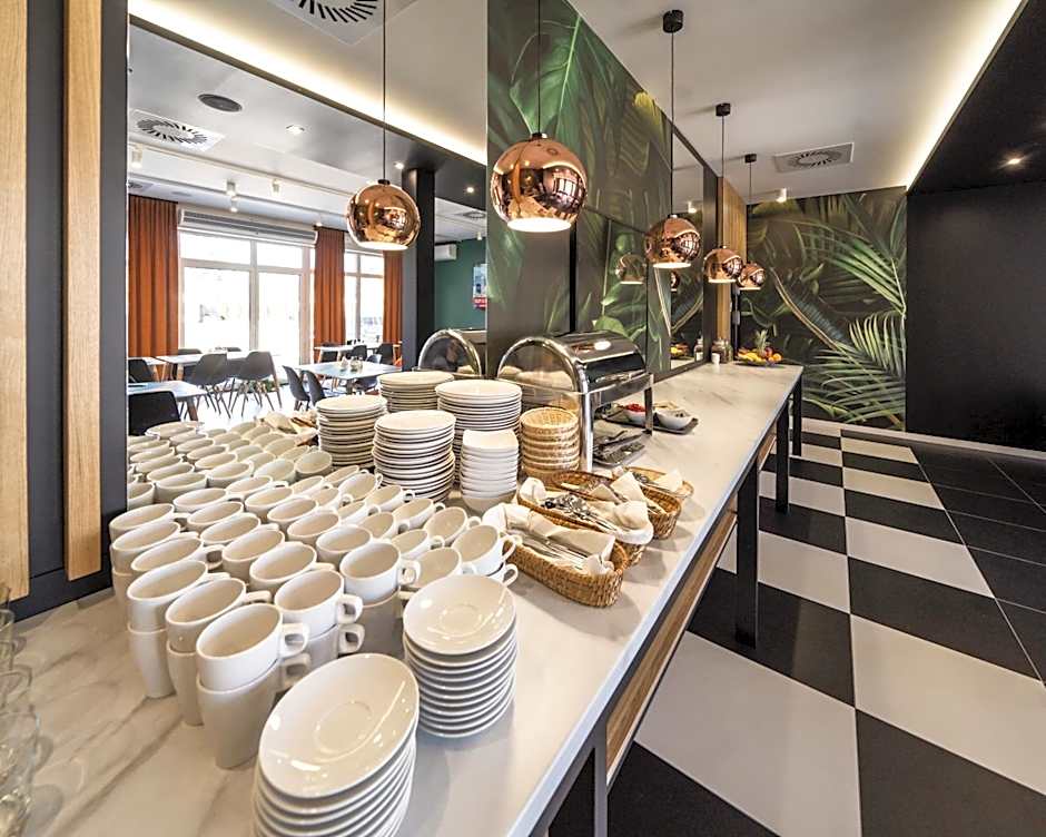 Kelman Inn Global Nowa Sól