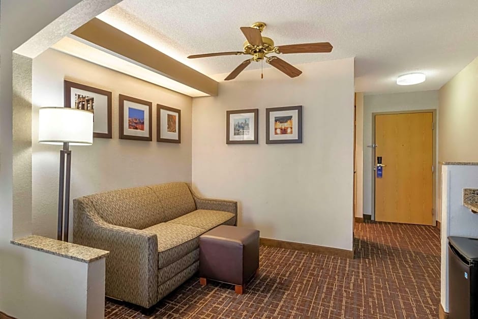 Comfort Inn & Suites Lees Summit -Kansas City