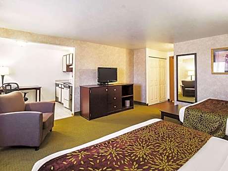 2 Queen Beds Suite Non-Smoking