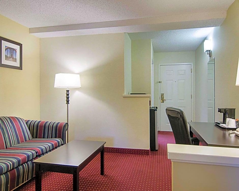 Quality Inn & Suites Little Rock West