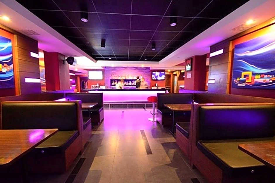 Metrocentre Hotel & Convention Center