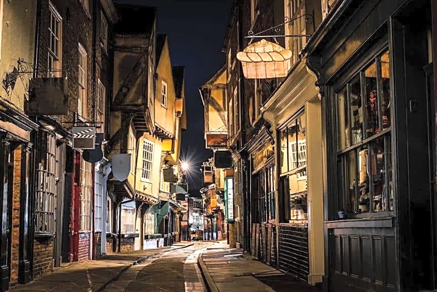 Vikings Apartment City Centre Exclusive Offers With Private Parking & Terrace